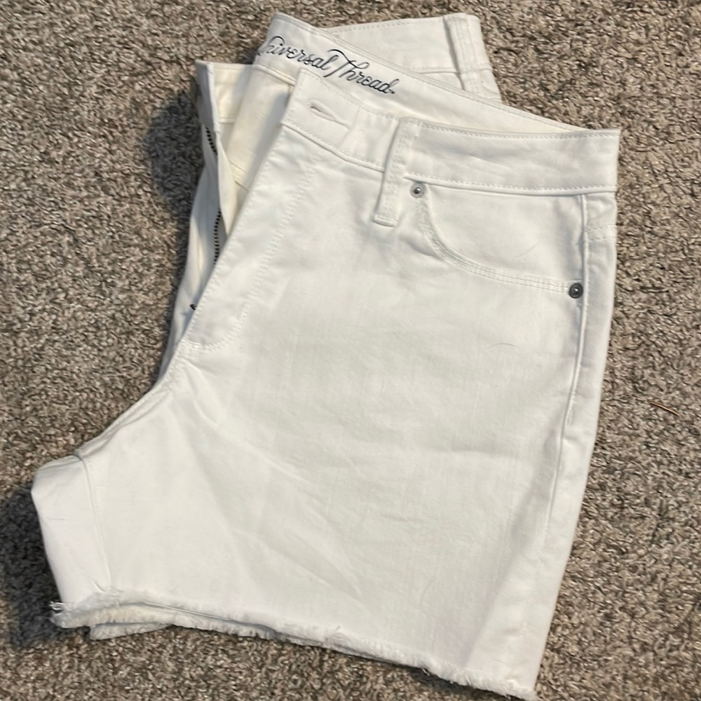 NWOT Universal Thread white cut off jean shorts